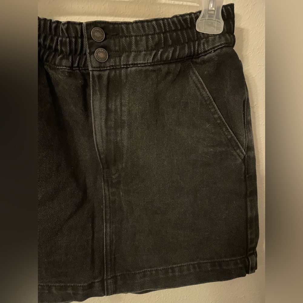 Forever 21 black skirt